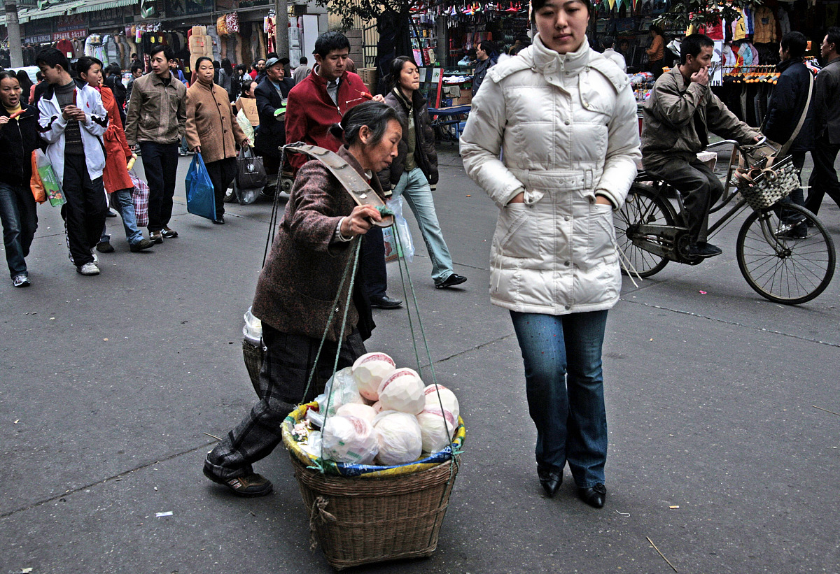2007年 11月 9日 , 成都 , 荷花 池 综合 批发市场 , 卖 自 产 水果 