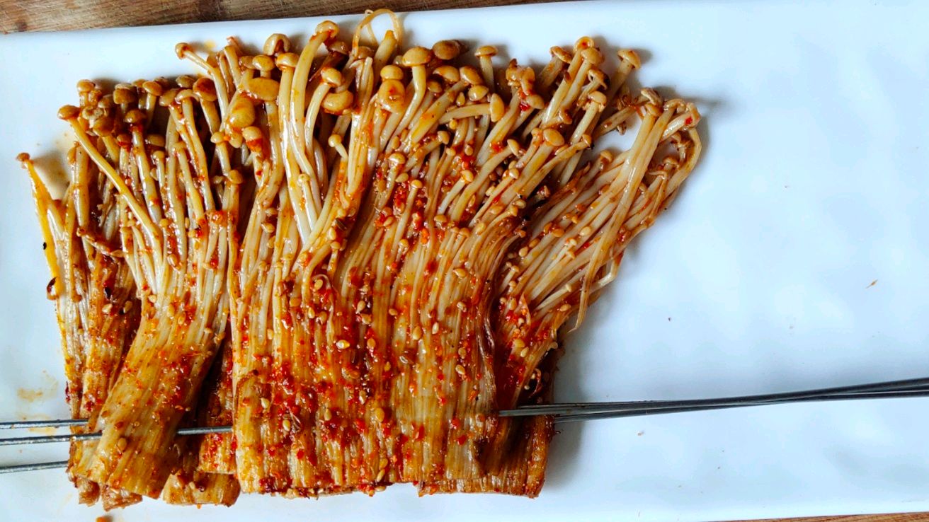 炭烤金针菇,秘制烧烤酱揭秘!