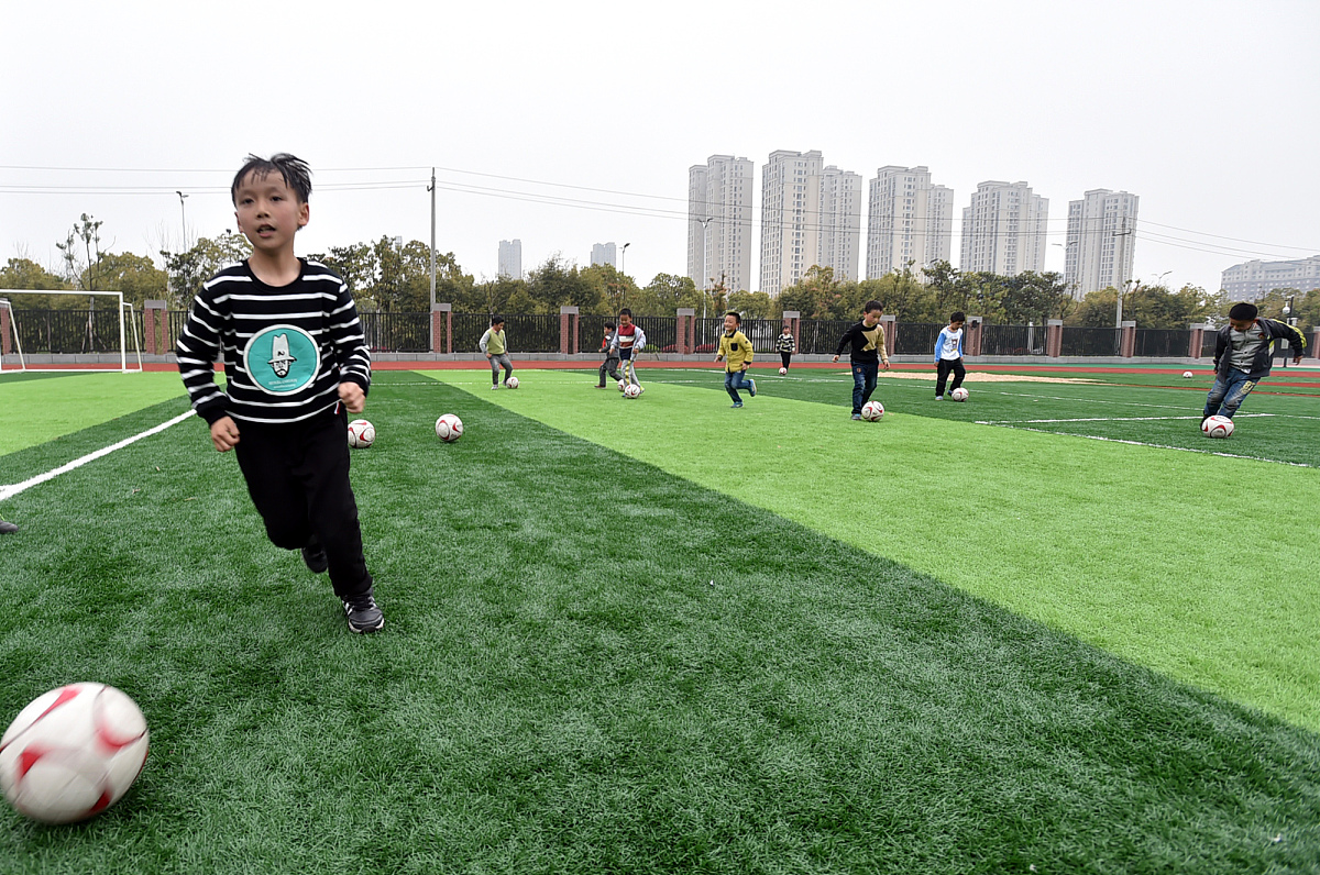 接下来我发送给你的句子你应尽可能多地使用同义词替换其中的词语例如避免改为规避如果改为若是每个句子必须保证13个字符不能相同汉字算两个字符英文单词算一个不能仅通过删除、增加、修改一两个字符的方式可以在无法替换的句子中间插入一些无意义又无影响的词语来规避也可以在不影响其含义的情况下修改语序可以使用缩写的方式必须严格遵守这条规则习惯是在活动中逐渐养成的相对稳定的行为方式或反应趋势。学习习惯是指后天逐渐养