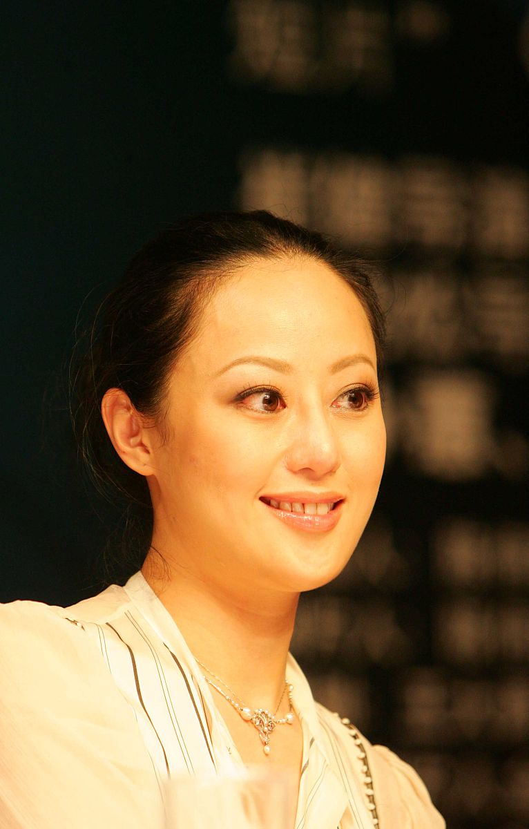 2005年12月1日,北京,电影《故事无双》举行开机仪式.章小蕙+++_+++故