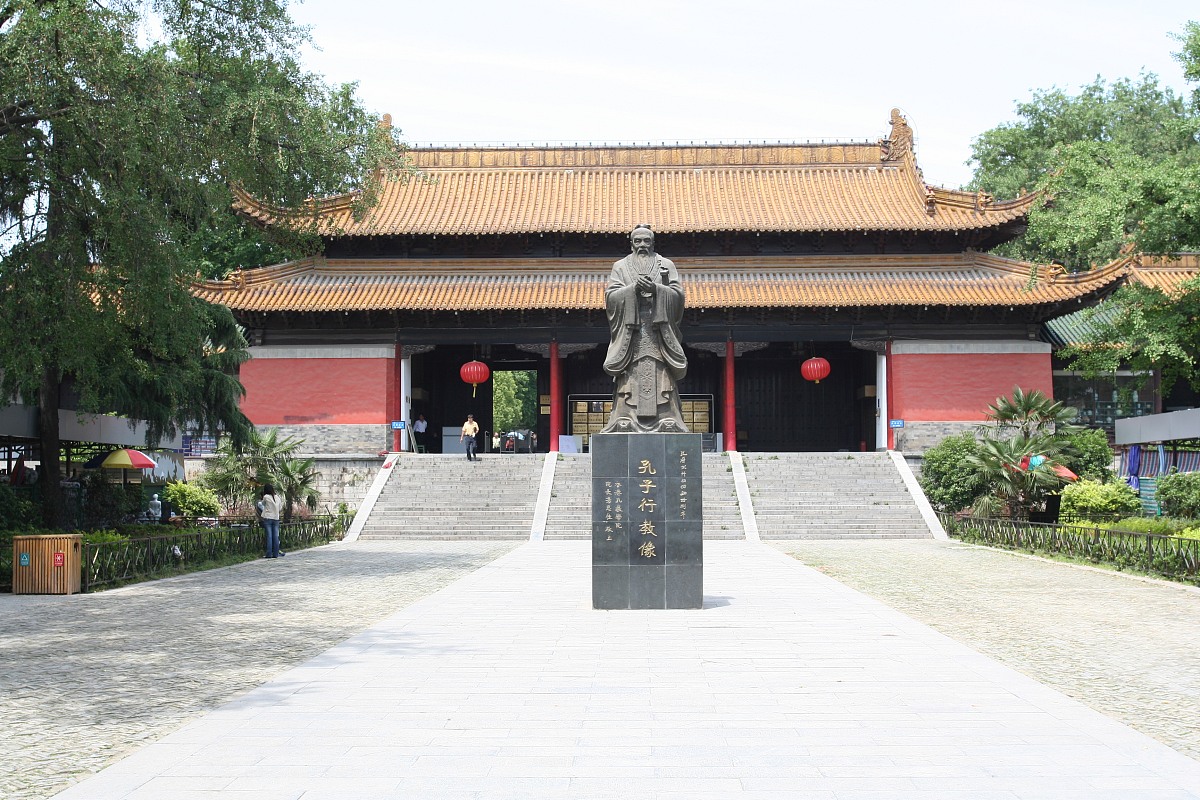 南京旅游营养中等专业学校专业介绍 - 旅游、营养、餐饮、英语等多个领域