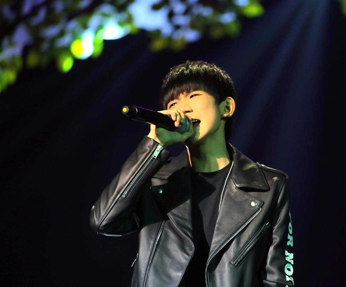 TFBOYS 十周年演唱会门票售罄：200万张票背后的意义