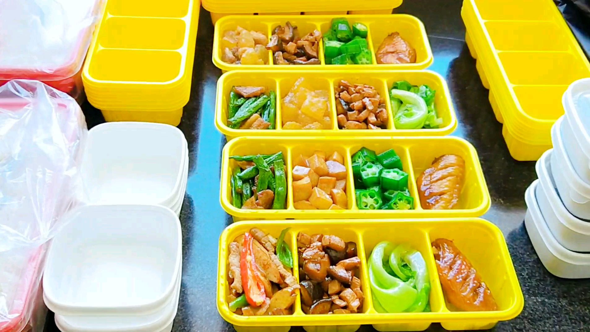 90后带俩娃自制家庭外卖,上午做外卖下午陪娃,今天菜品太有食欲