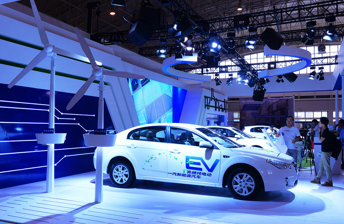 为长城欧拉汽车设计出基于区块链、共享经济、社交媒体的新零售解决方案 要求必须有以下部分论述 1总体介绍 2新零售场景方案线下分析场景分析、数据采集、数据上链等 3设计一个融合以上新零售场景的共享经济方案设计 共享各方介绍、价值创造、共享智能合约机制设计及其利益关系分析 4包括社交媒体营销方案包括营销对象定位、营销媒体选择营销方案设计与营销效果评价 5区块链设计包括交易单设计、共识机制设计、分布式存