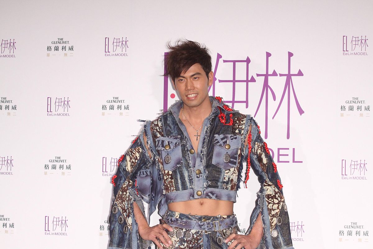 2012年1月3日,台北,"华丽年代"伊林尾牙在w酒店举行.+++_+++模特,时尚