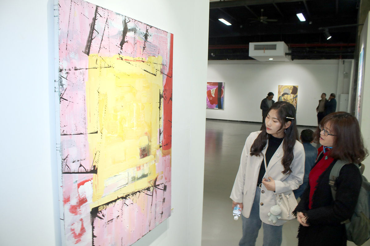 艺术与科技的碰撞：探究色彩对观赏体验的影响