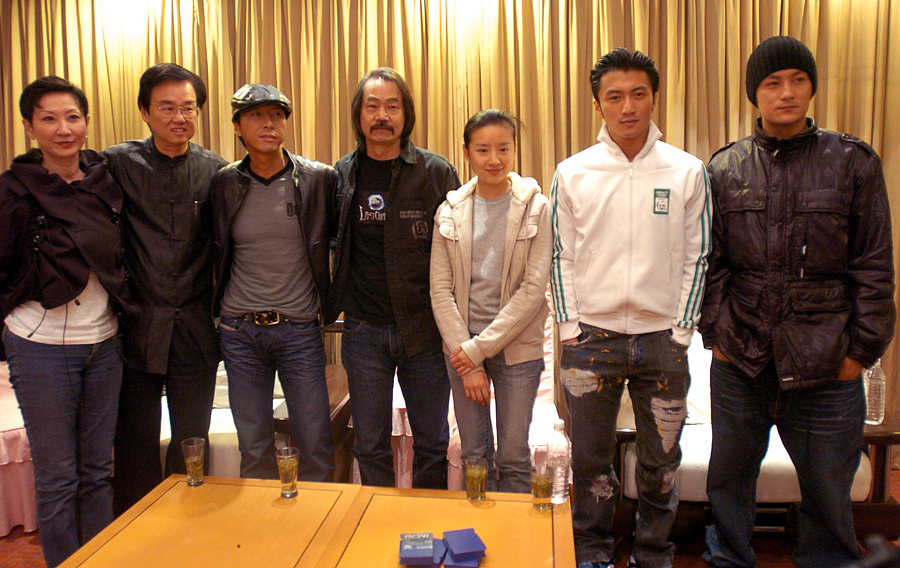 英雄本色：香港黑帮电影经典之作