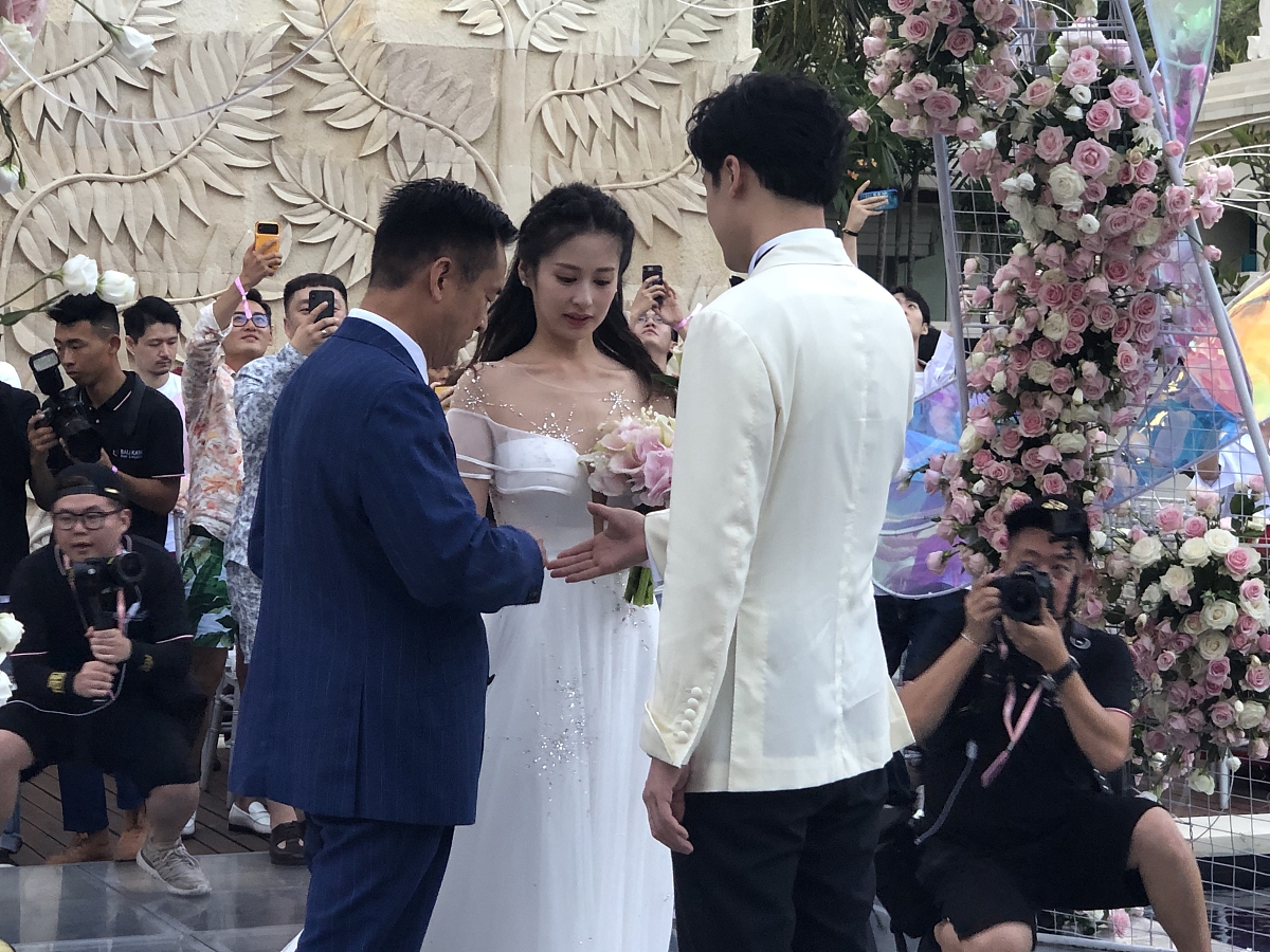写一份婚礼上父亲致辞发言稿