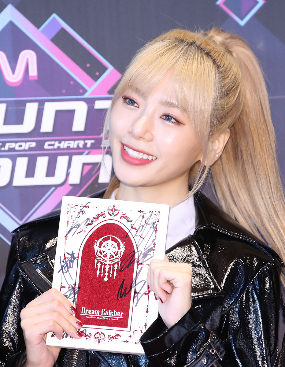 2019年9月19日,韩国首尔,明星参加《m! countdown》节目彩排.(=1)   =