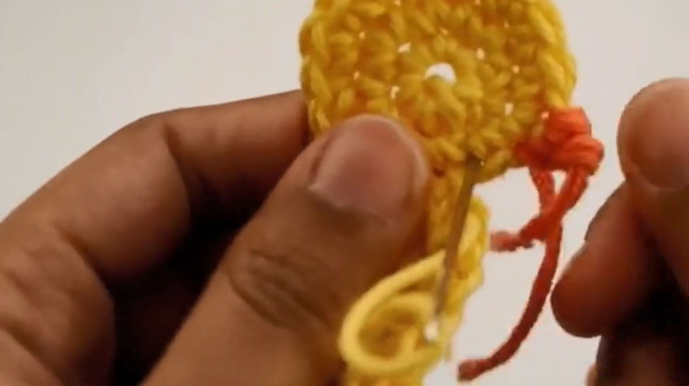 可爱的小鸭子编织教程:小鸭子学起来很简单,孩子很喜欢的图案