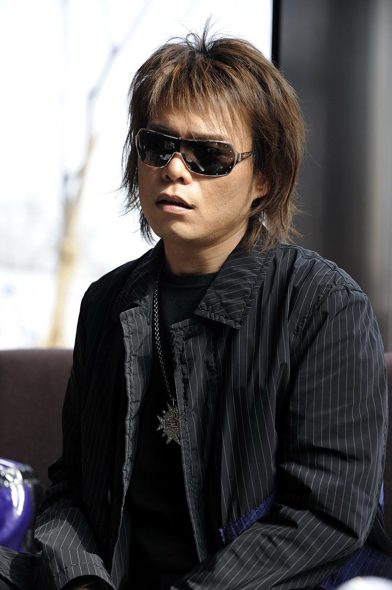 2009年2月13日,北京,伍佰宣传新专辑《太空弹》并接受访问.***_***伍