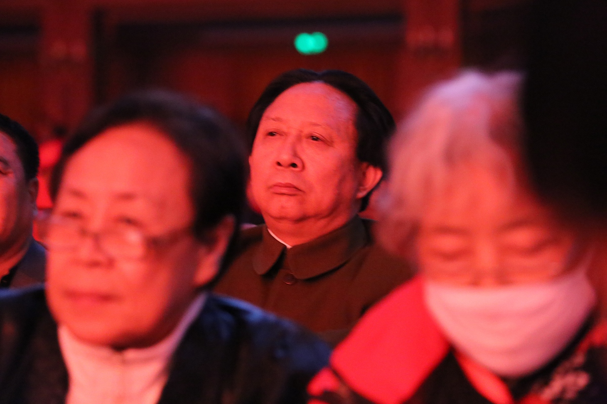 年轻人的生活：低调与奋斗的平衡