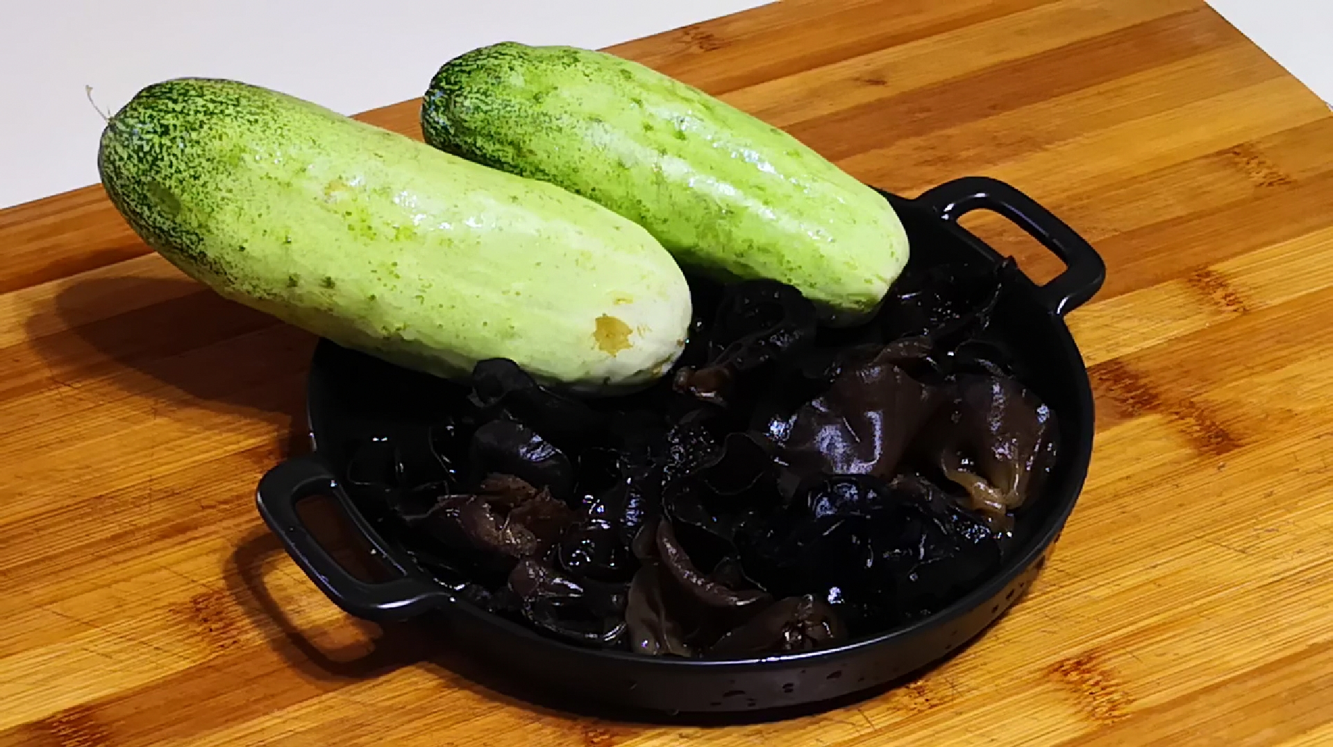 黄瓜木耳简单做法,饭店一份28,营养丰富还解馋,做法简单不油腻