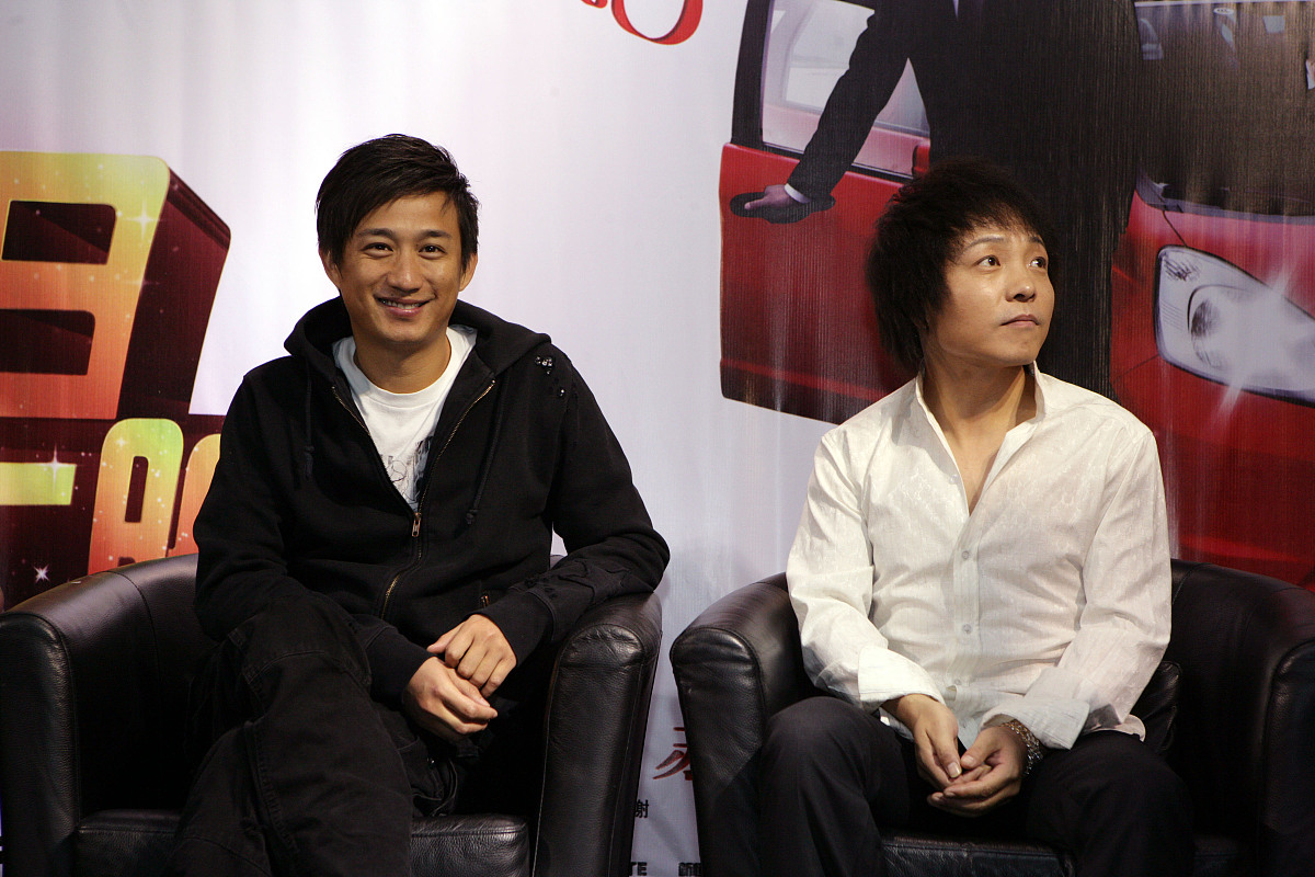 2008年11月11日,北京,电影《爱情呼叫转移2》官网启动仪式举行.黄磊与
