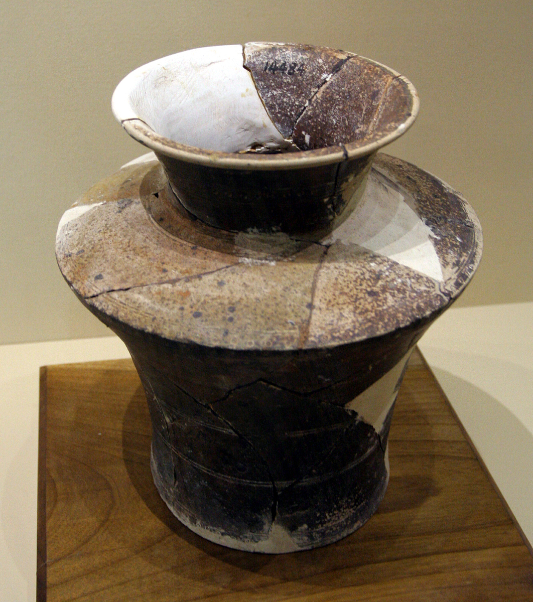 黑瓷出现的早还是青瓷