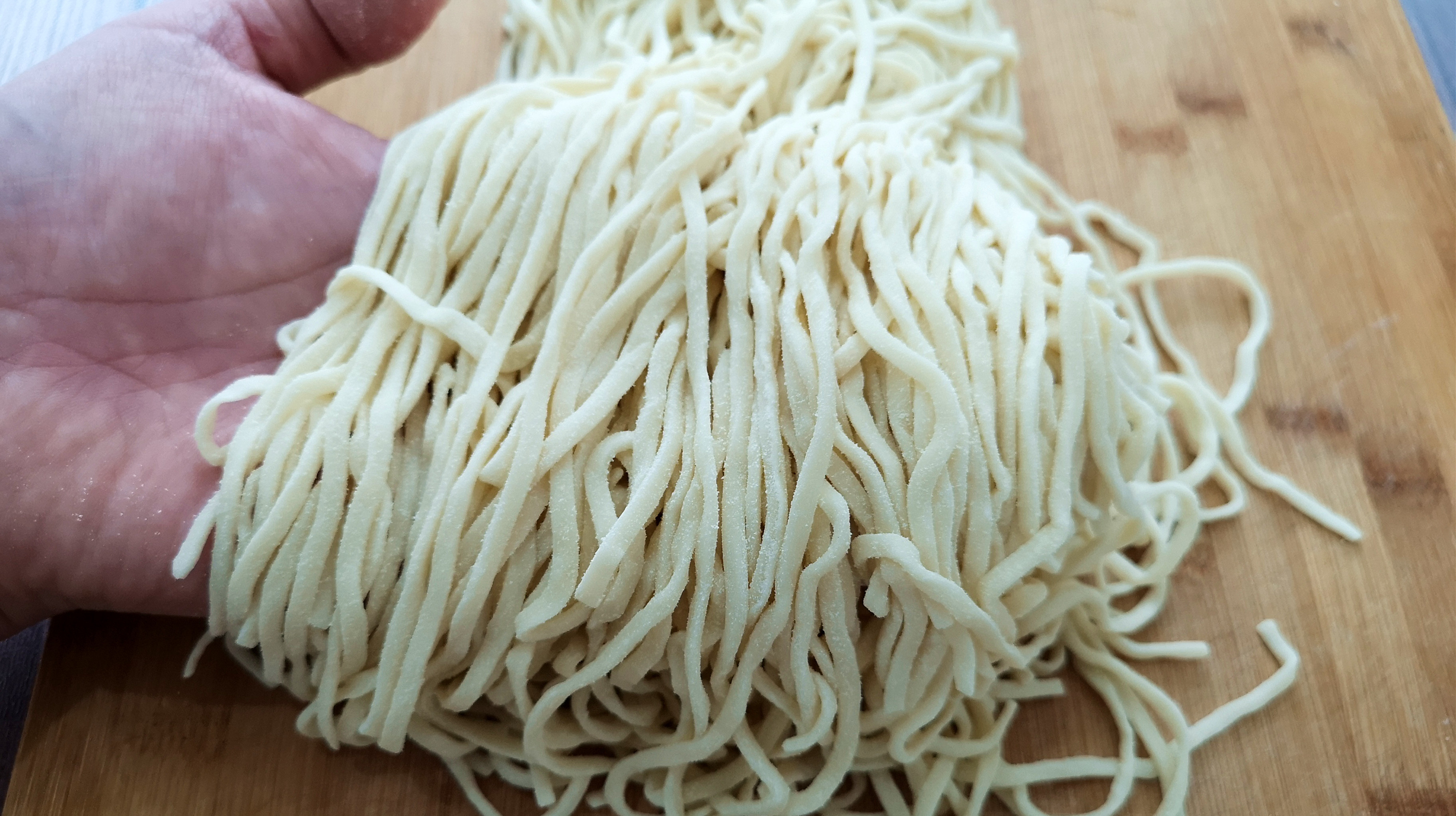 自从知道面条可以这样吃,我家隔三差五就做,买再多面条都不够吃