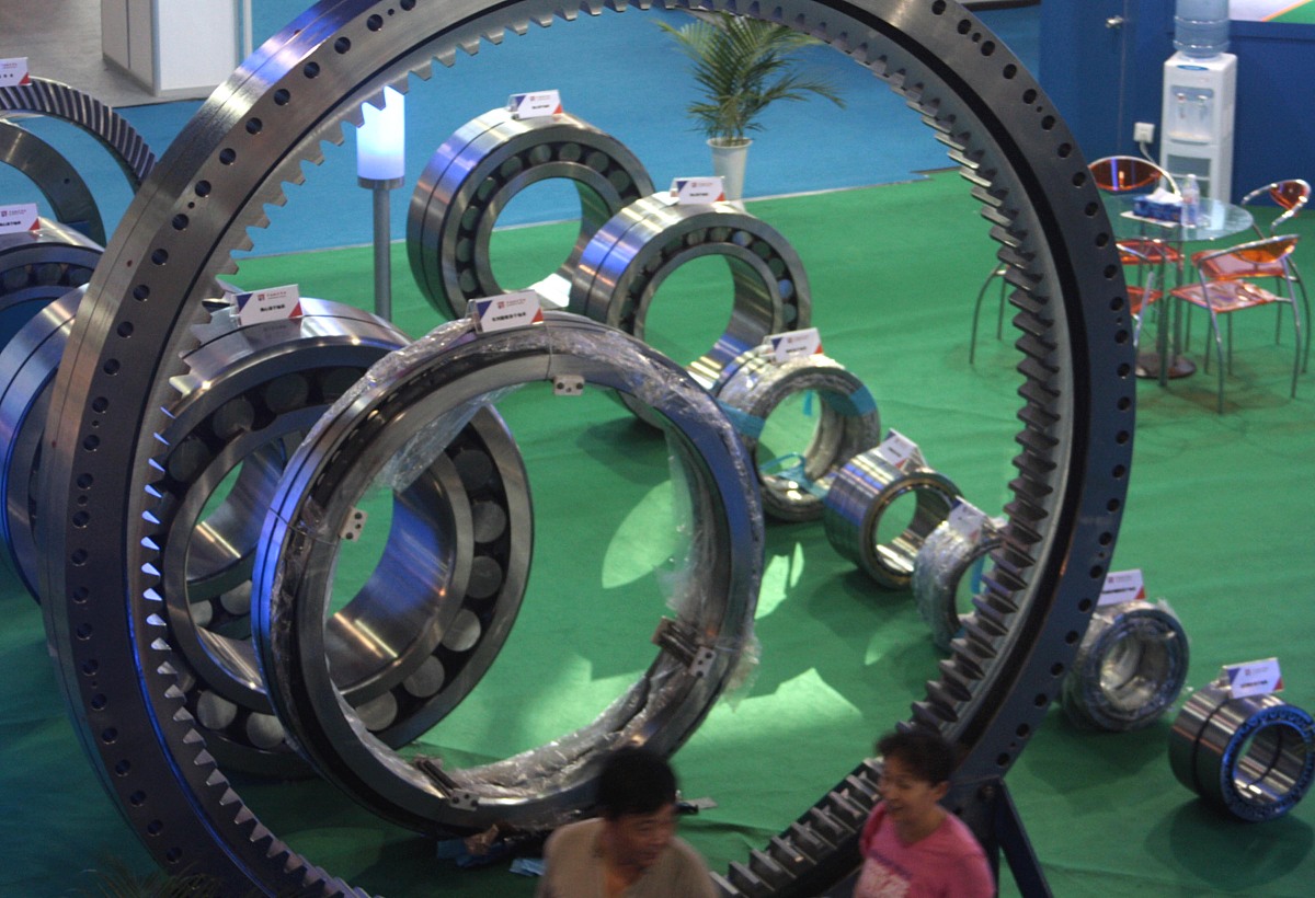 国内轴承与国外轴承差距解析：技术、质量、材料等方面对比