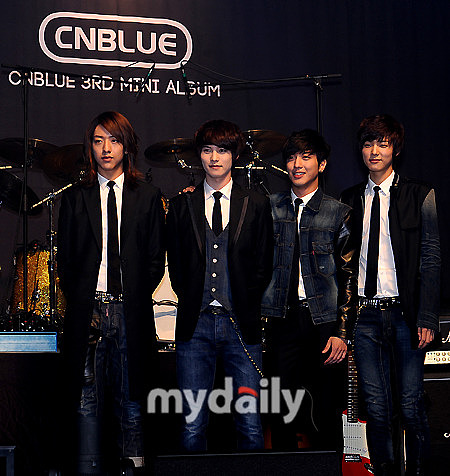 2012年3月26日,韩国音乐组合cnblue于上午在首尔举行了面向国内外媒体