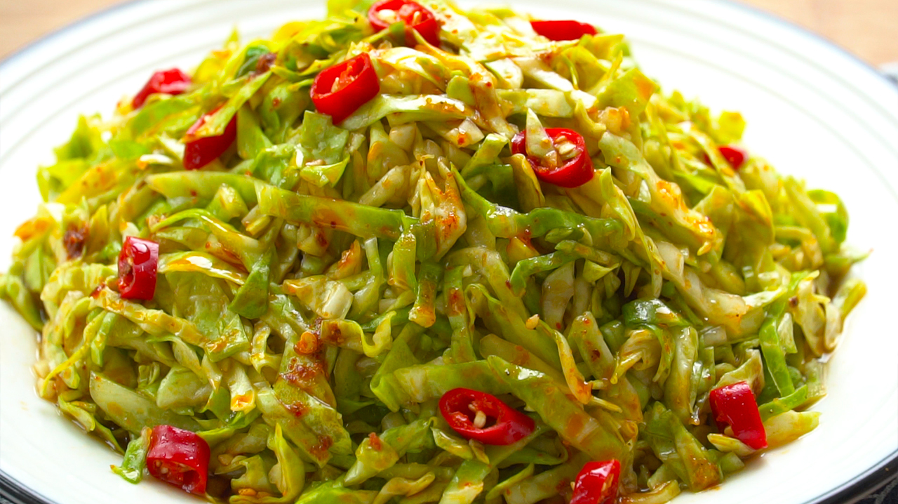 包菜夏天最过瘾的吃法,清凉爽口,减脂又解馋,全家人都爱吃