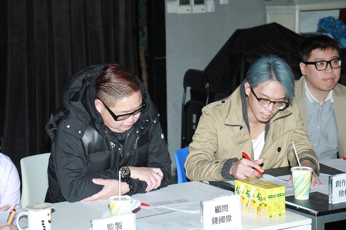 我想知道这类片子是如何编写剧情架构演员选角要点拍摄手法和镜头切换的步骤以及推动剧情高潮的相关手法有什么讲究吗？