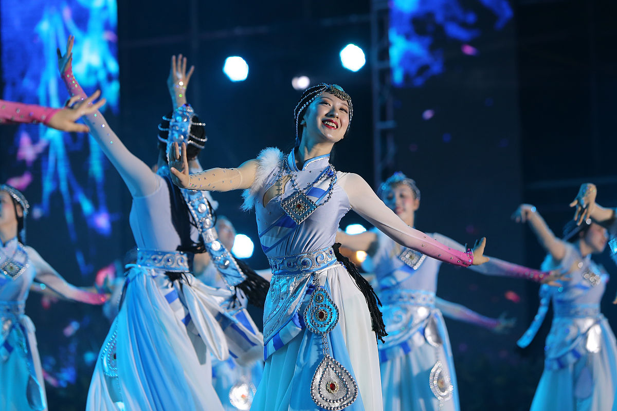 新时代青年维护权益的诗歌：为梦想与自由而战