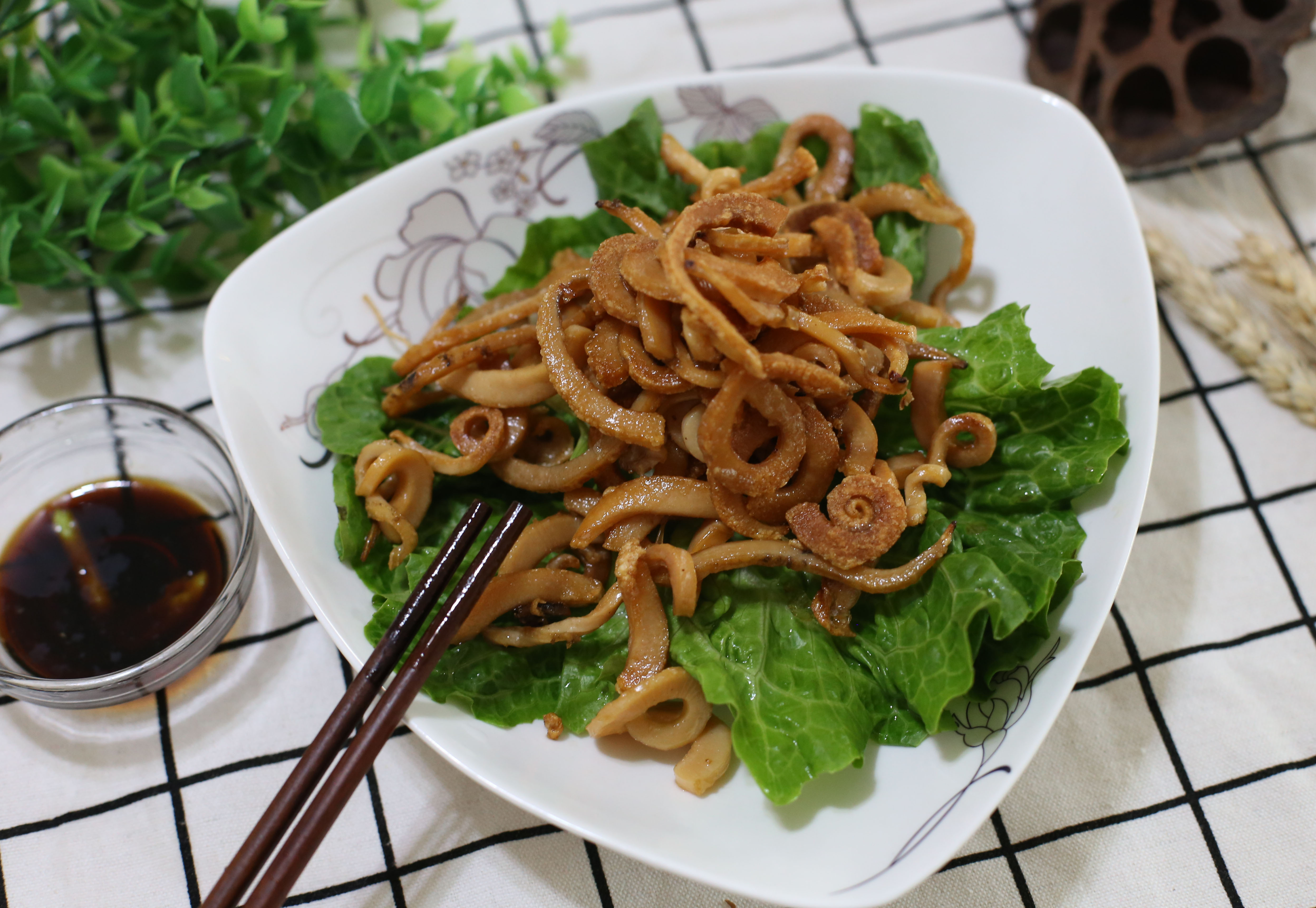 这才是干鱿鱼的最过瘾吃法,看饿了