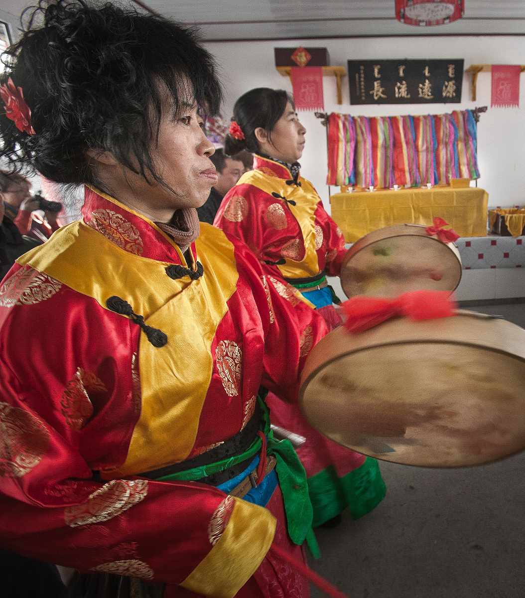 ***_***2010年12月12日,牡丹江宁安太平村,满族祭祖,女查玛跳神,_1