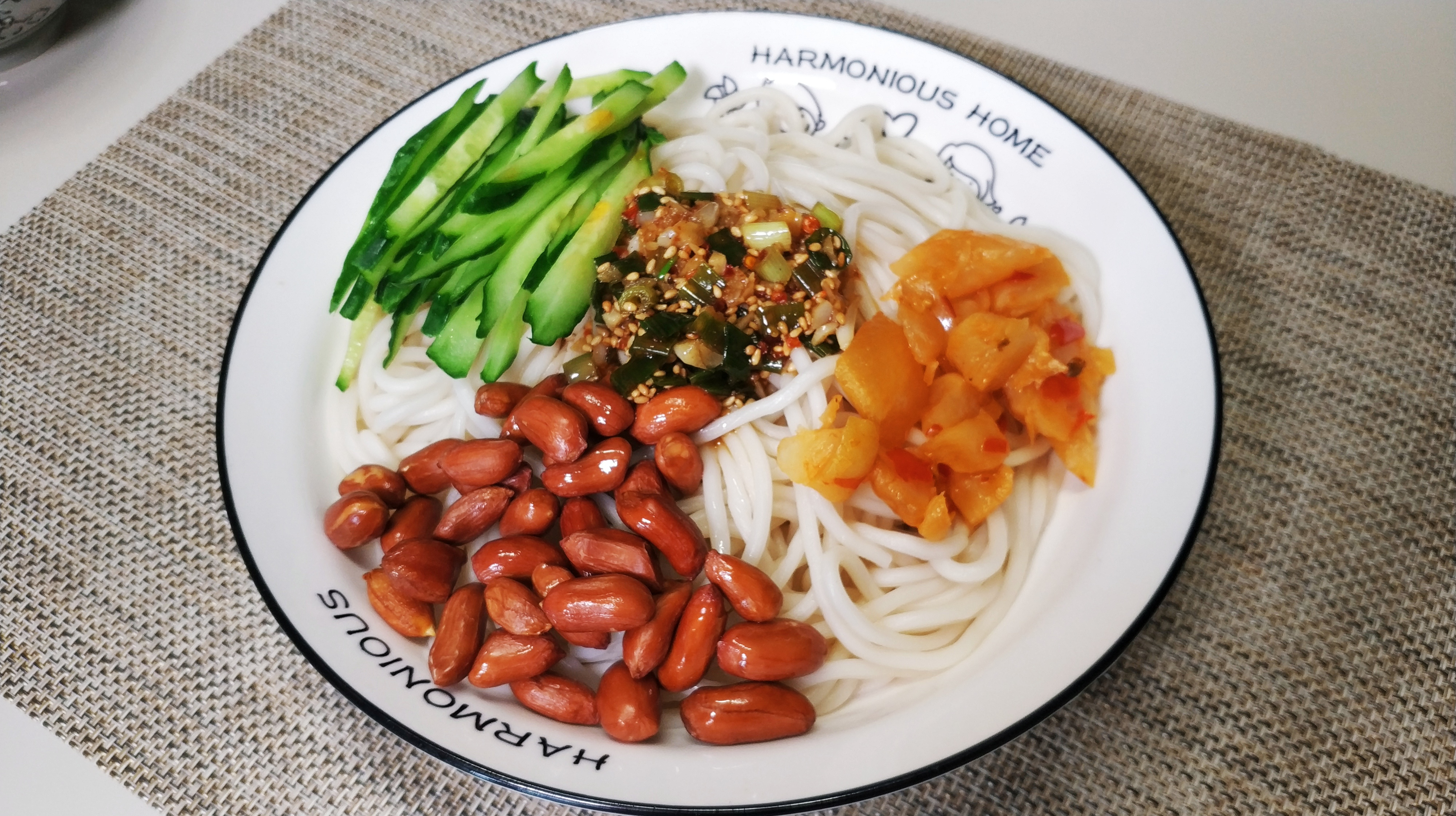 夏日高温就爱吃凉面,教你百吃不厌的做法,家常又解暑