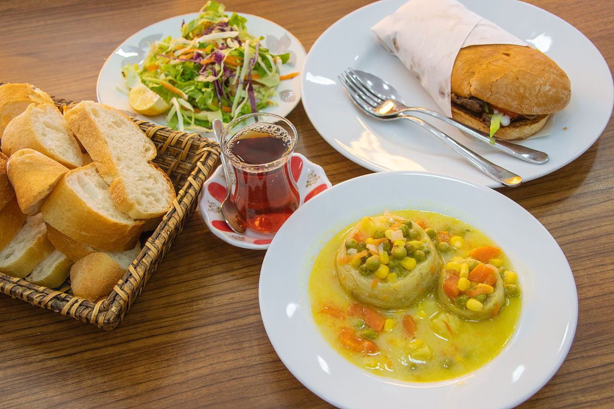 Make me a 5 paragraph essay of a person eating taco bell then shitting soo much