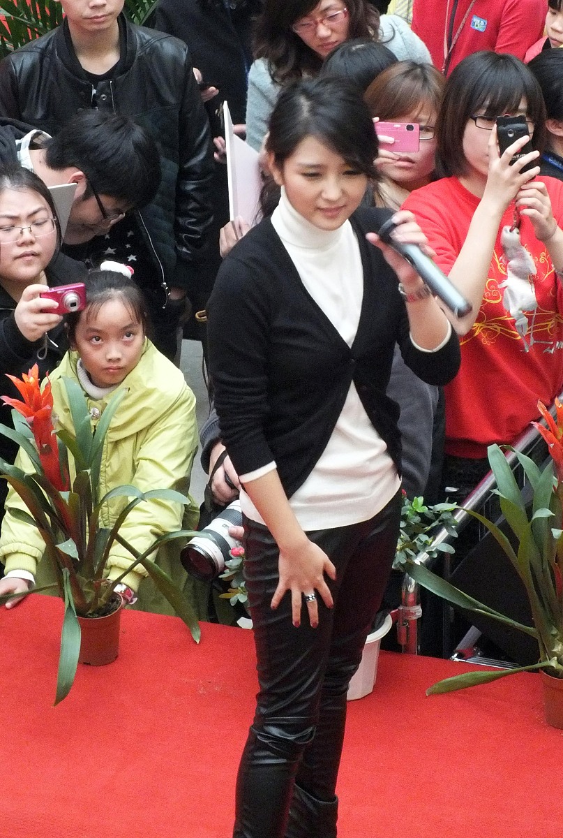 演艺梦碎！三年积累200粉，回家继承2000万古董店，却发现...