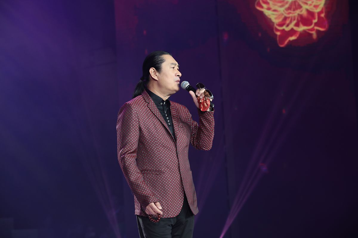 论文答辩会主持稿：规范流程，展现学术风采