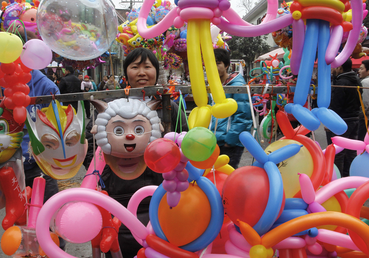 2011年2月,成都,川西水乡,街子古镇.***_***制作品种,花样繁多的气球,