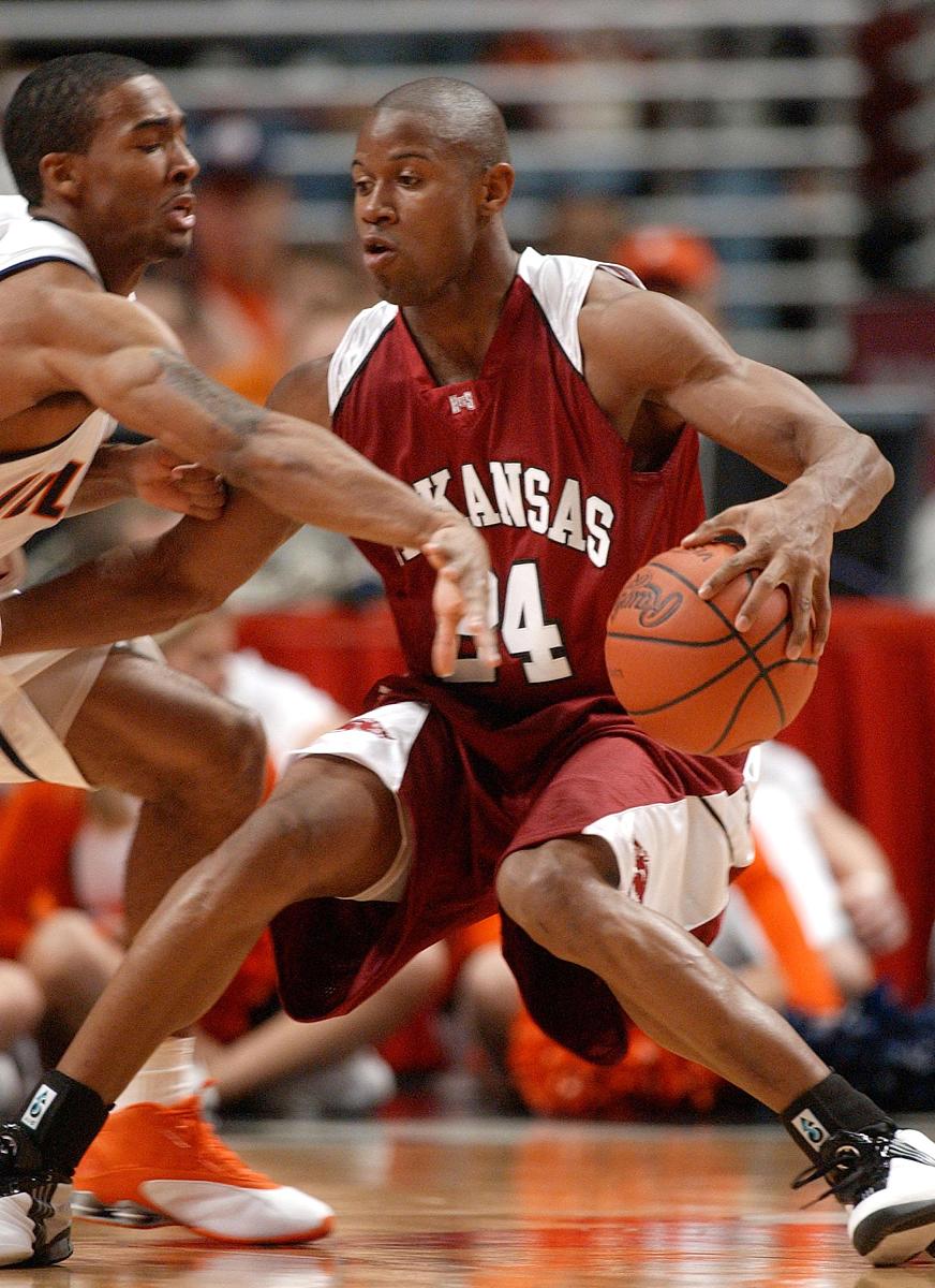 艾弗森神级抢断韦德！巅峰对决细节解析