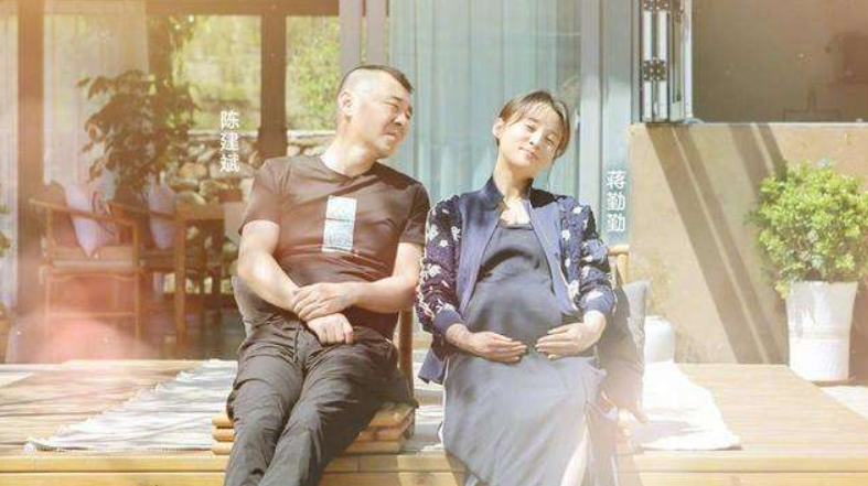 直男癌晚期!陈建斌带老婆吃烛光晚餐,吃的却是啤酒羊肉串