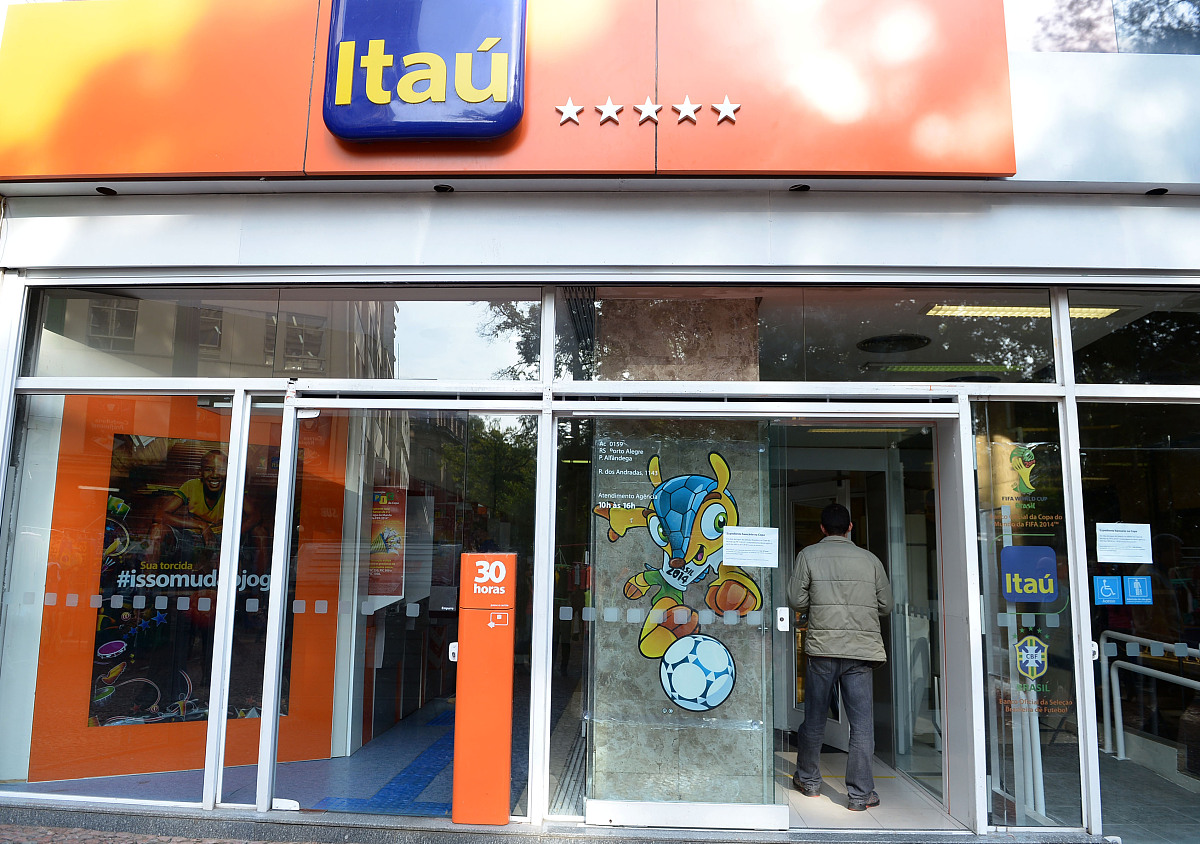 a general view of a bank in porto alegre, brazil