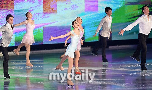 心献盲盒义卖活动：用盲盒点亮心理健康