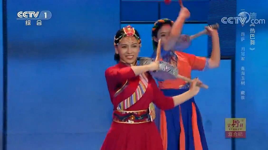 藏族姑娘展示《热巴舞》,民族舞震撼全场,没想到