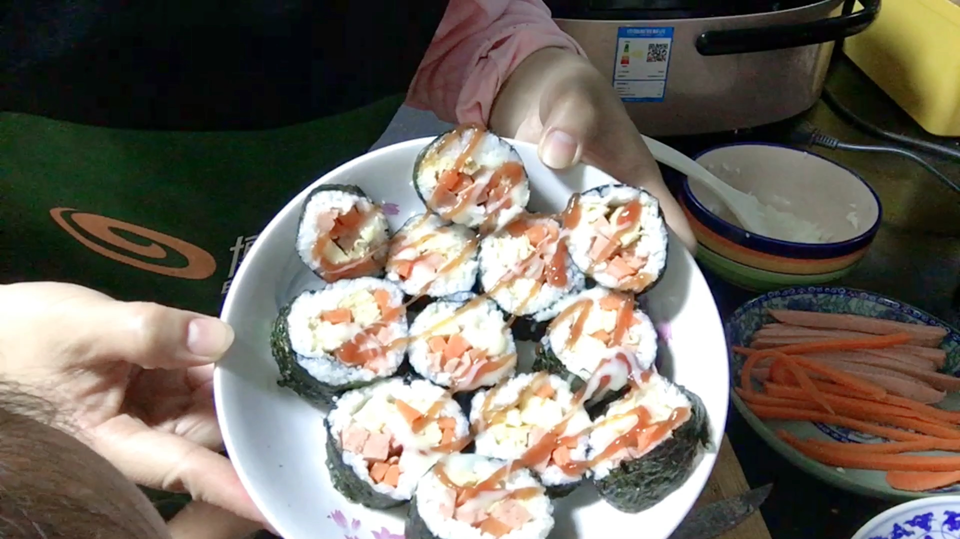 小朋友爱吃的紫菜卷出炉,今晚不用担心他们不吃饭了