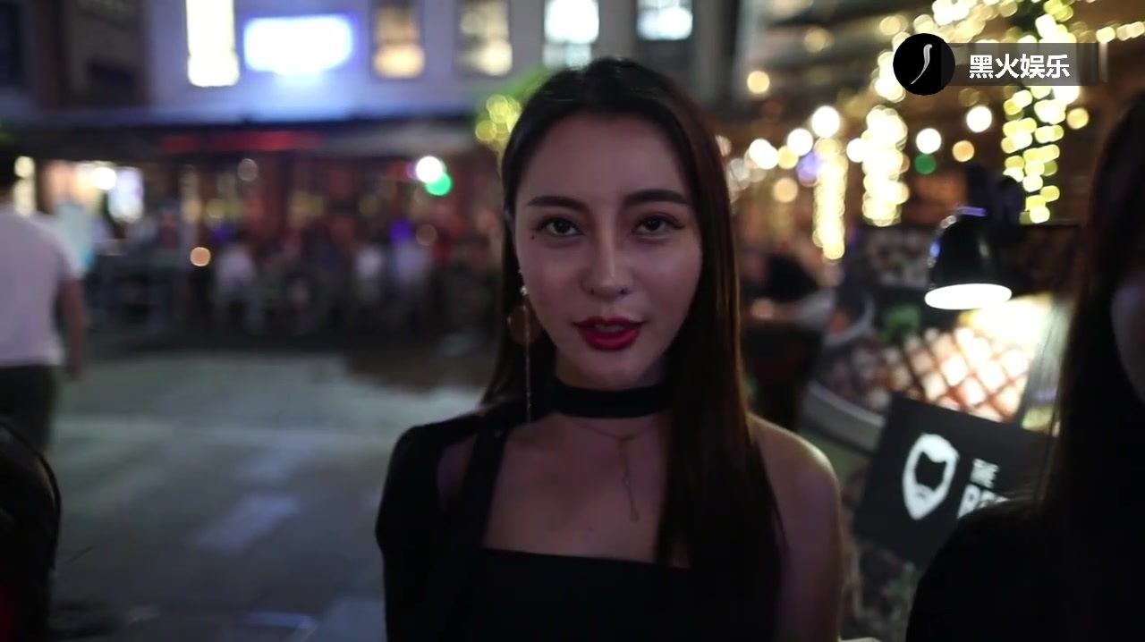 梦幻情侣:奶茶店老板娘美女