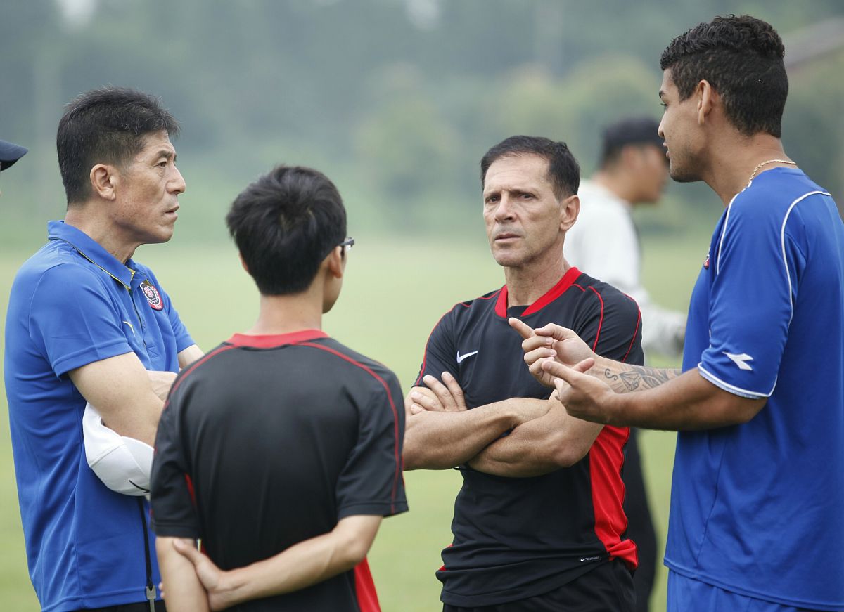 如何在足球事业中走向成功？——专访职业球员李明