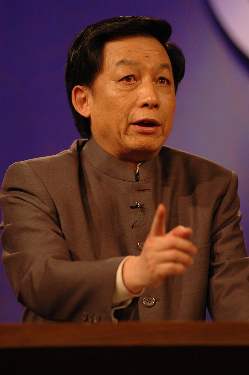 易中天：中国历史学者、文化评论家