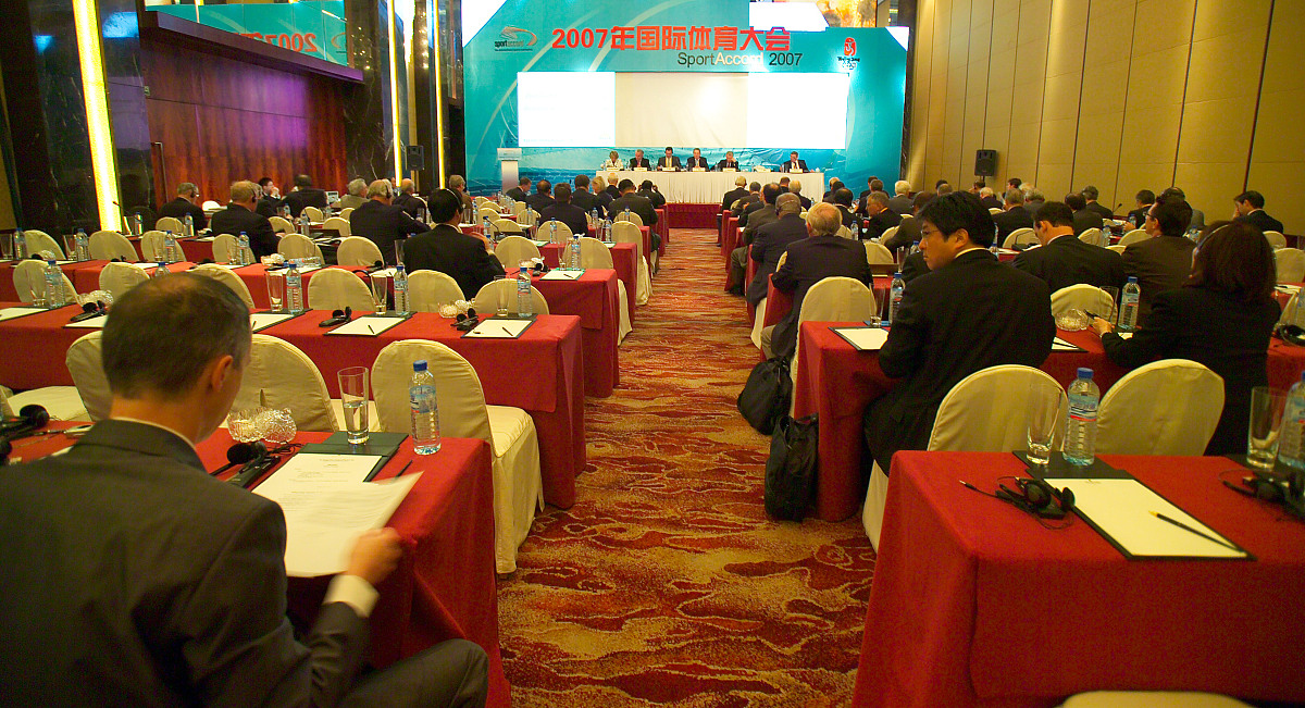 续写文本续写span标记部分。 关于加强对节庆、研讨会、论坛活动管理情况的自查报告根据《关于印发的通知》xx县委宣传部高度重视立即在全县开展全面自查工作。现将有关情况汇报如下： 一、我县意识形态工作总体情况 坚决贯彻中央、省委和市委意识形态工作决策部署牢牢把握正确的政治方向定期分析研判意识形态领域情况经常指导下级党组织意识形态工作注重对各类意识形态阵地的管理切实维护网络意识形态安全。全面落实意