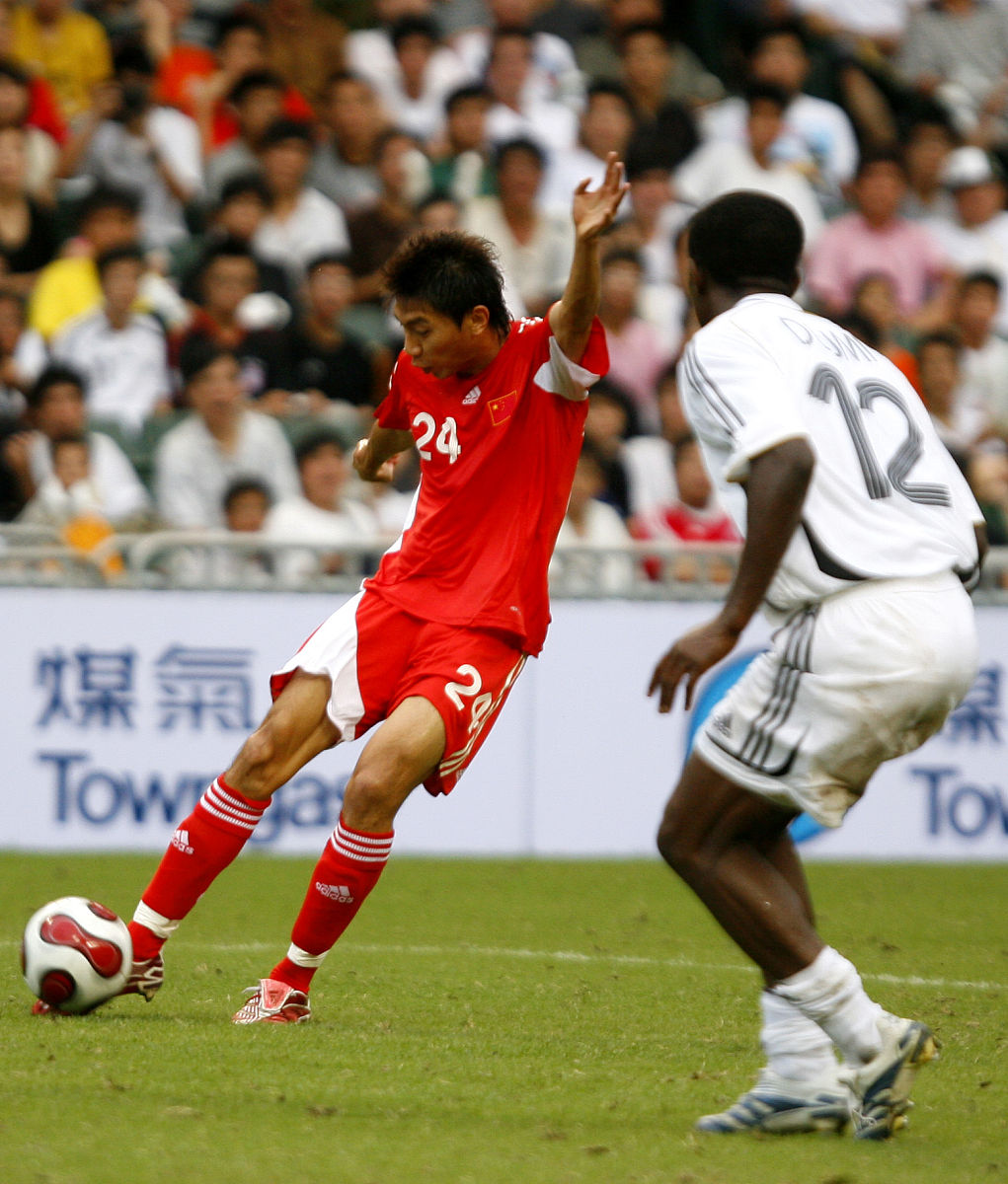 2007年7月1日,香港回归杯足球赛,中国队以2-0战胜世界明星联队.+++_++