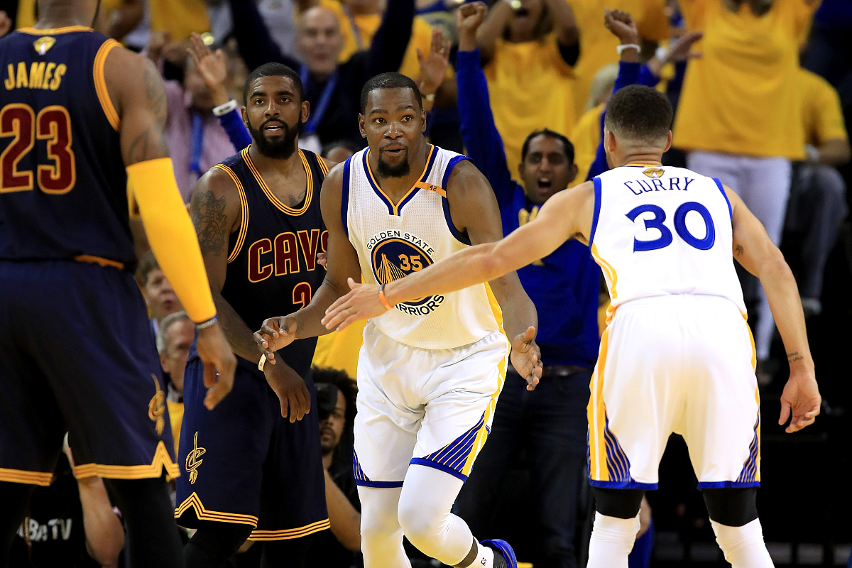 凯文·杜兰特：NBA巨星，两次总冠军得主