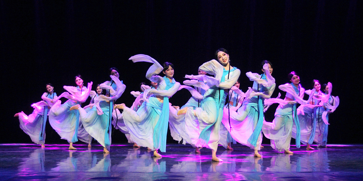 重庆人文艺术职业学校专业有哪些？环境好吗？