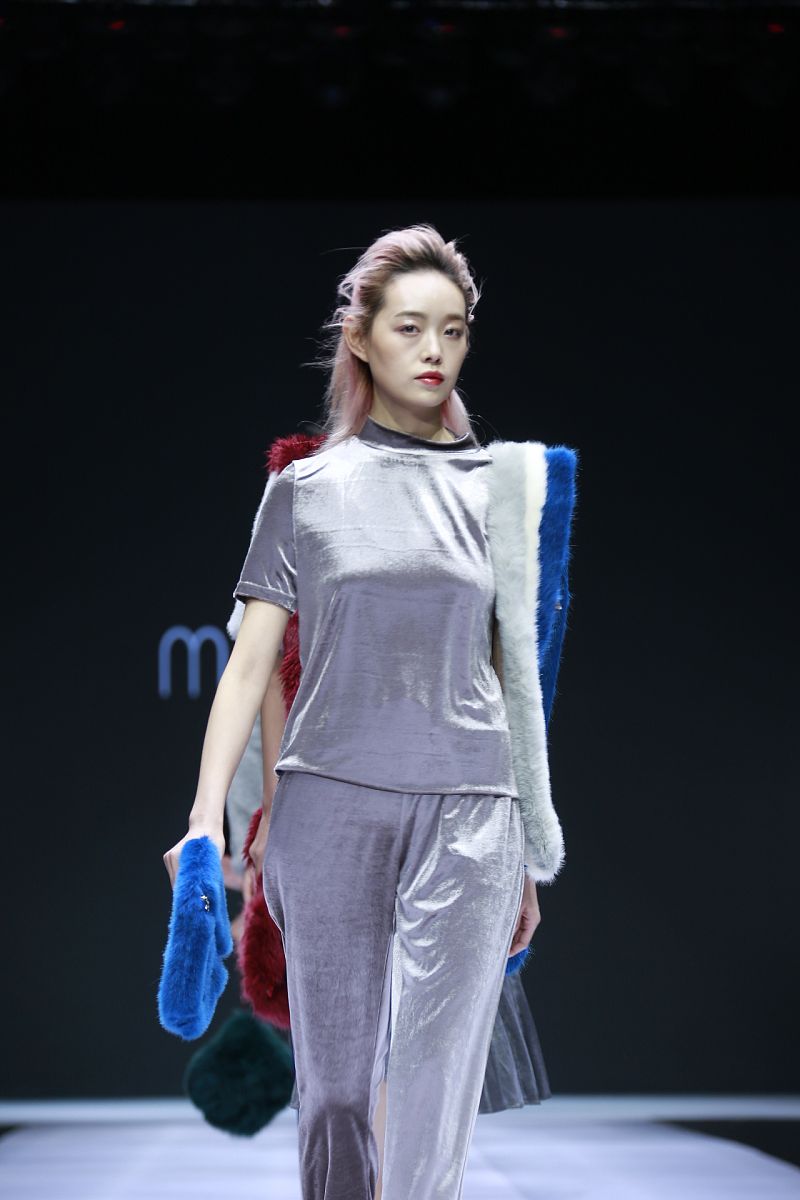 影响医生处方行为的关键因素：基于计划行为理论的研究