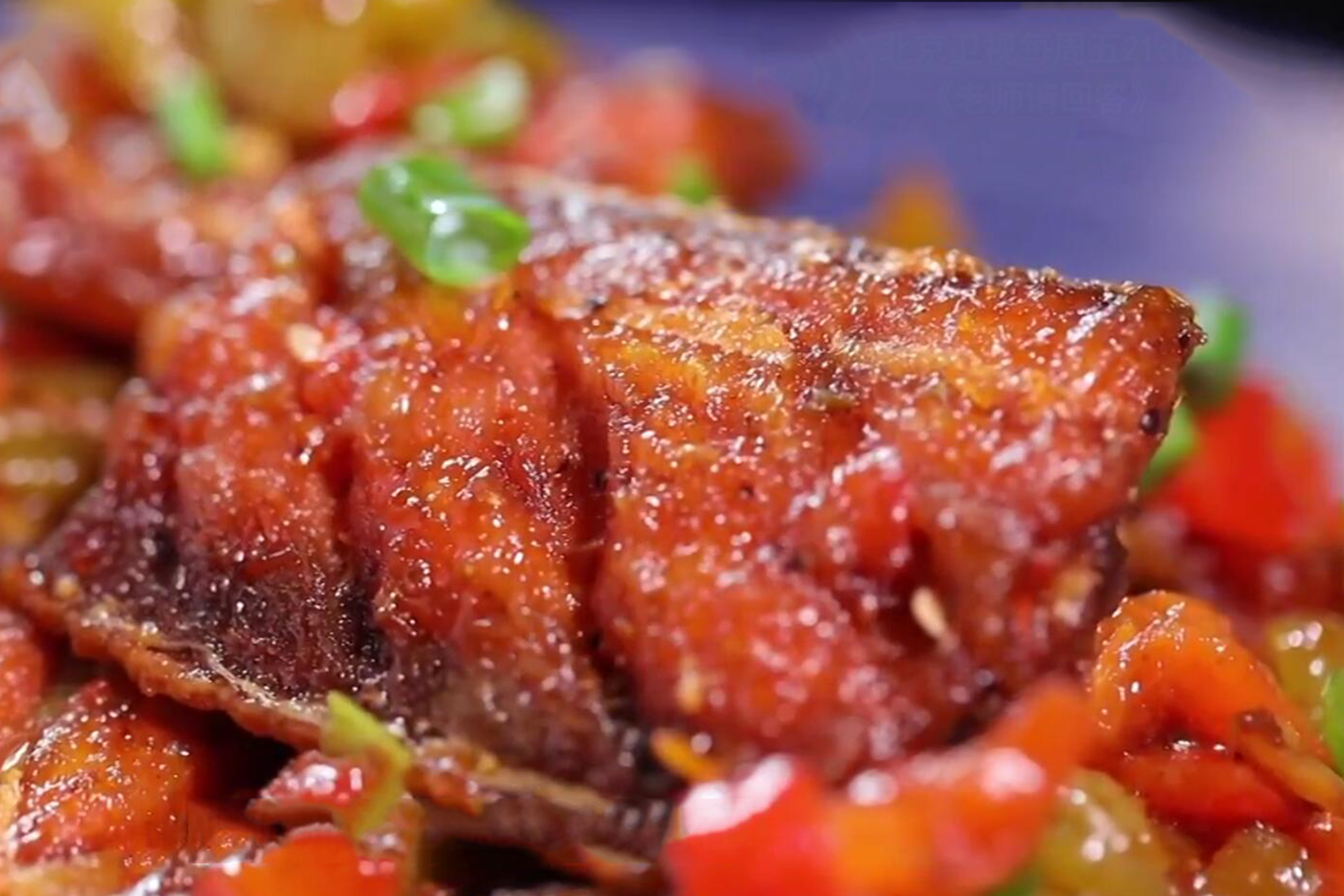 简单3步,就可快速做出酥脆“烧辣椒干锅带鱼”,口感丰富又营养