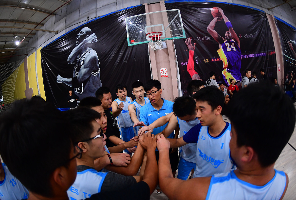 太空漫步:难忘的游乐园体验 太空漫步:难忘的游乐园体验