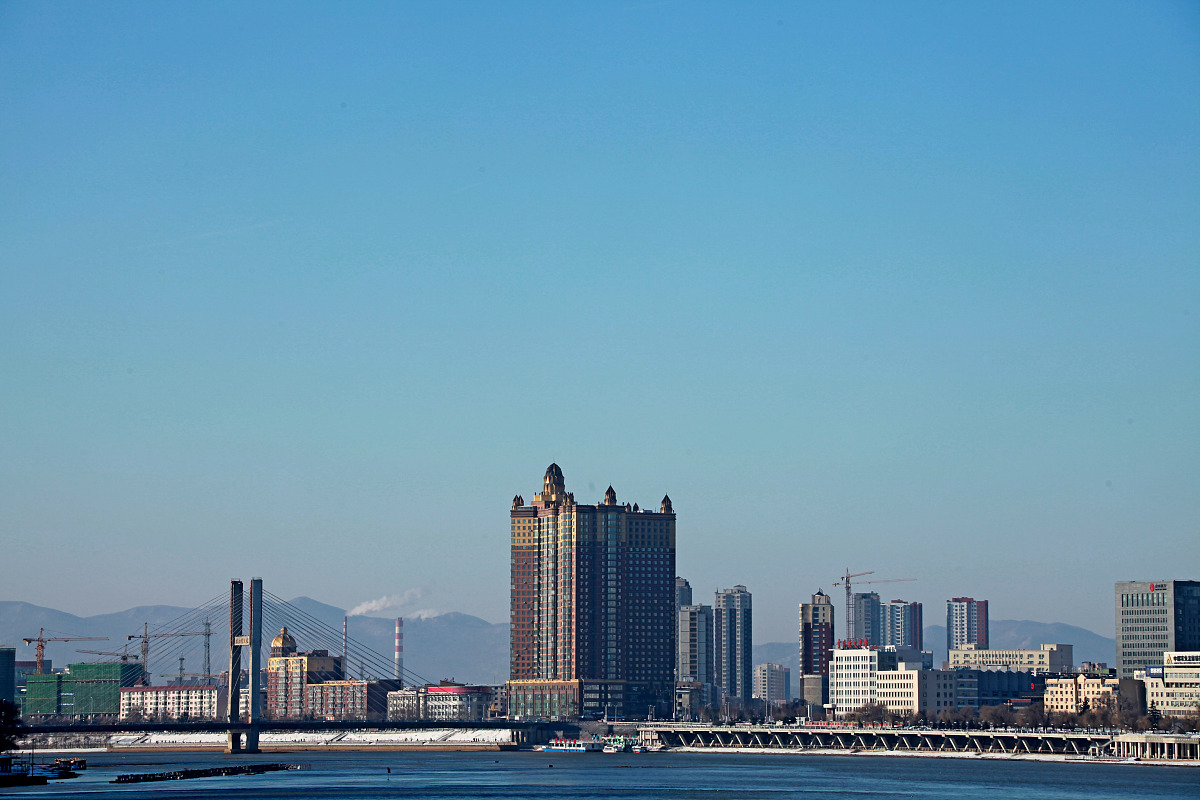 ***_***2013年12月1日,中国东北吉林省北国江城吉林市,松花江畔冬日风