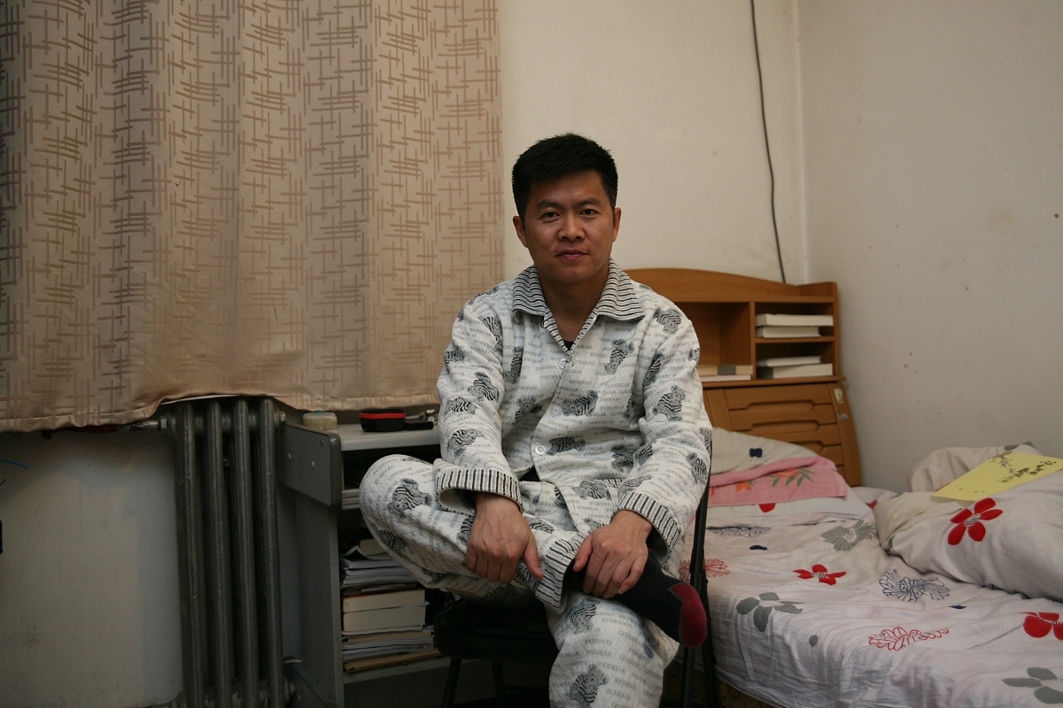 ***_***彭克克,河南人,从事专业咨询,37岁.  1,家是哪的?年龄?职业? 